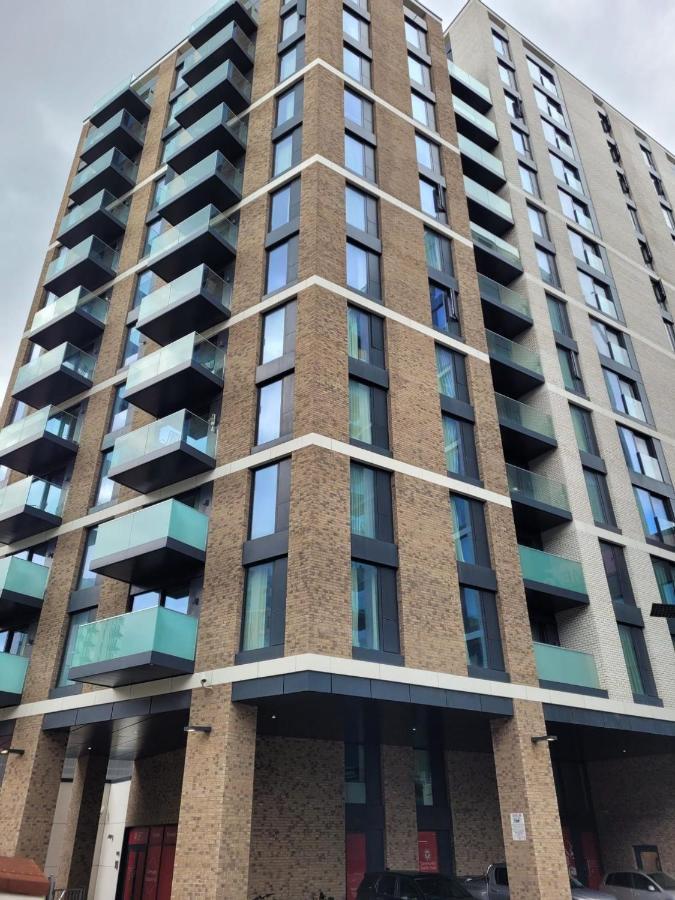 Modern Apartments In Brentford 2 Minutes Walk From Kew Bridge Luaran gambar